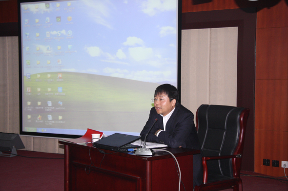 黨委副書記、副總裁姚衛(wèi)東為新員工授課