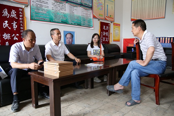 與駐村干部親切交流小.jpg