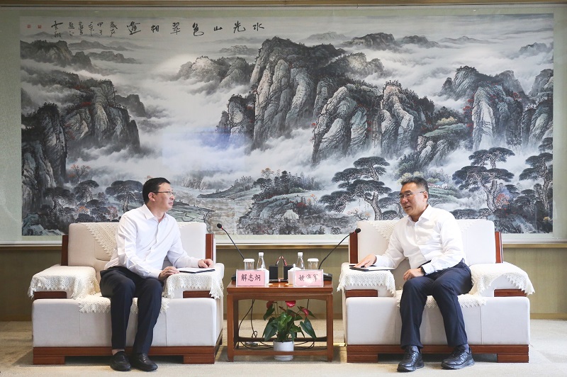 9月1日  公司黨委副書記、總裁解志炯一行赴西咸新區(qū)灃東新城開(kāi)展座談交流.jpg