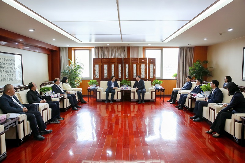 4月10日 公司黨委副書記、總裁解志炯會見咸陽市副市長程文杰一行.jpg